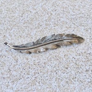 Vintage Silver Tone Feather or Leaf Pin Brooch 6” Costume Jewelry